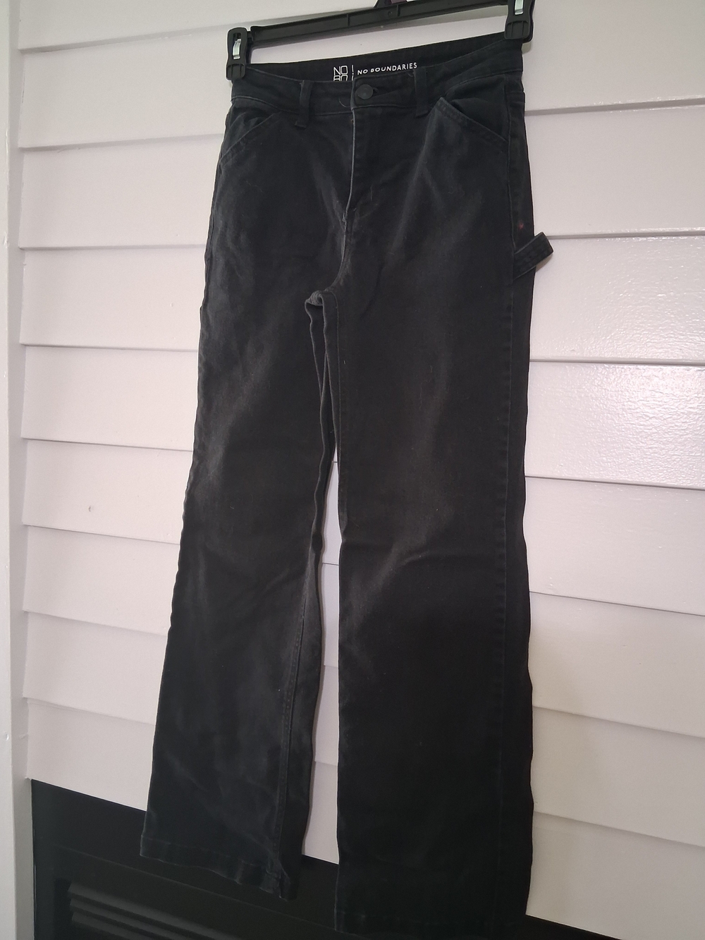No Boundaries Black Women’s Straight-Leg Jeans